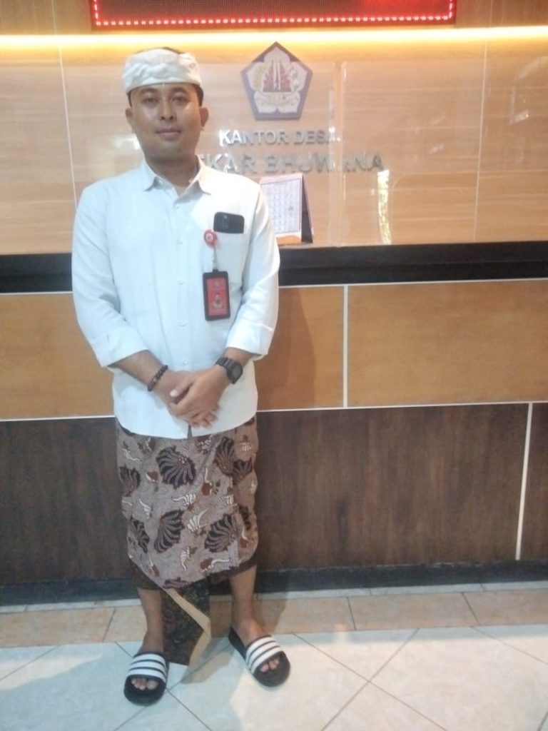 Perbekel Mekar Bhuwana