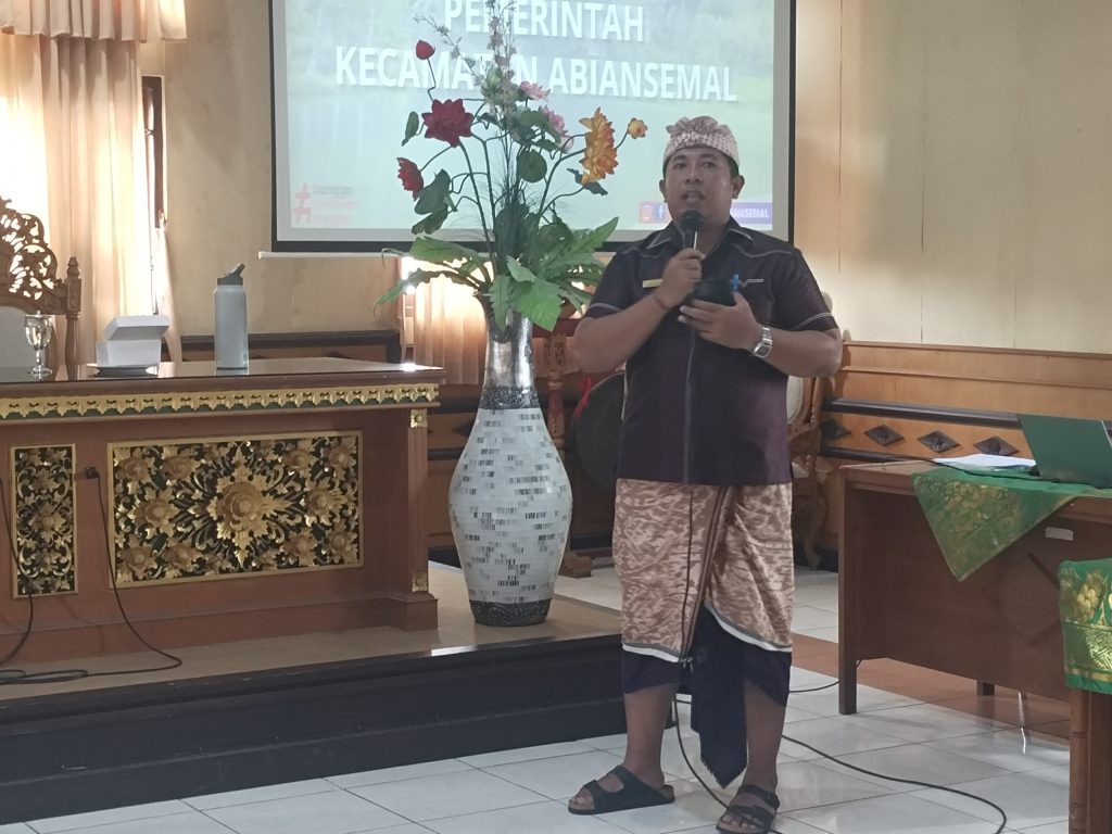 Perbekel (Kepala Desa) Darmasaba, Ida Bagus Surya Prabhawa Manuaba, S.H., M.H., NL.P,