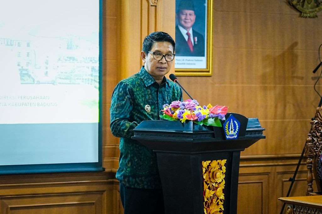 Bupati Wayan Adi Arnawa